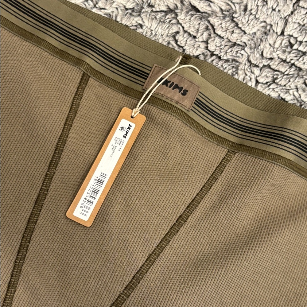 SKIMS Ribbed Olive Green Shorts - Picture 2 of 4